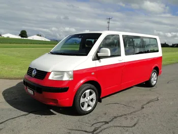 VW T5 (rot/weiss/lang)